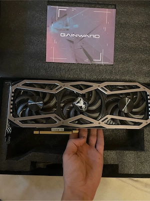 rtx 3080 ti gainward phoenix rtx 3080 asus rog strix. pretul afisat nu este pt ambele placi video
