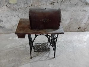 Masina de cusut SINGER