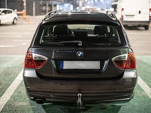 Vând BMW 318d E91 Touring 2008 | Euro 4 | 264.042 km | Trapă + Scaune Sport | 2 seturi Jante Aliaj - imagine 4