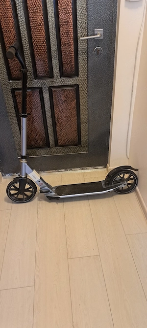 Vând trotinetă de adult manuală