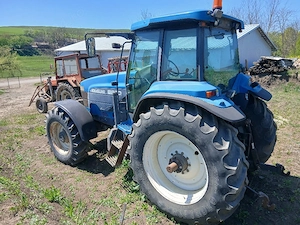 se vinde tractor 