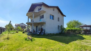 Casă spațioasă cu terase panoramice și curte mare - imagine 2
