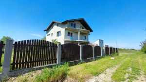 Casă spațioasă cu terase panoramice și curte mare - imagine 6