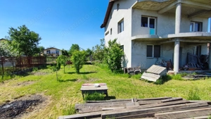 Casă spațioasă cu terase panoramice și curte mare - imagine 4