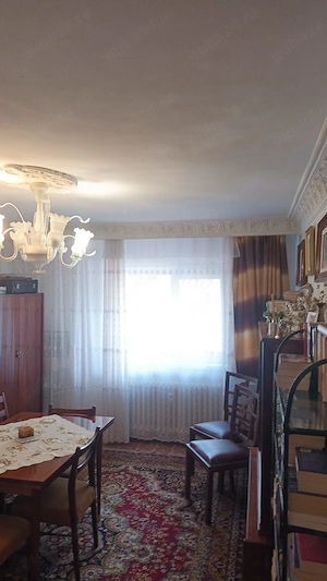 Agentie vand apartament 2 camere semidecomandat Brazda parter cu balcon
