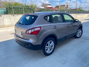 Nissan Qashqai 2.0 Benzină 145 CP 4x4 2010 | 89.900 km reali | Service complet | Fără accidente - imagine 3