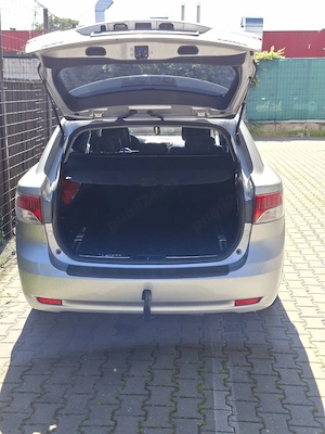 Toyota Avensis SW d4d Business Edition 2009 BIXENON Piele, Cruise Control 245k km - imagine 4