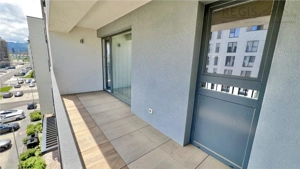 Apartament PREMIUM Coresi Kasper UPGRATED, amenajare ROVERE, 2 parcari, boxa - imagine 17