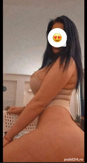 Giulia fac show web sau deplasari