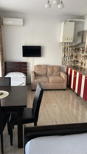 Angajez  bona  copii    ajutor