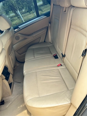 BMW X5 din anul 2008 - imagine 8