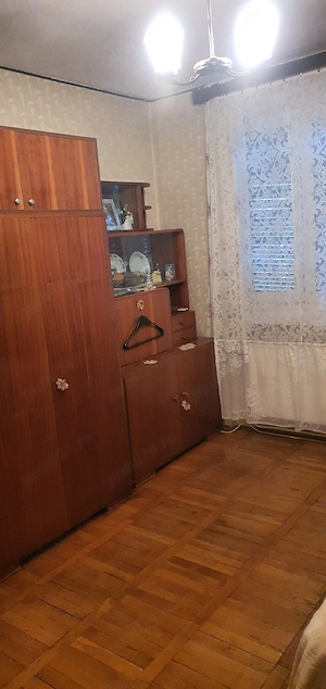 Vand apartament 2 camere - imagine 3
