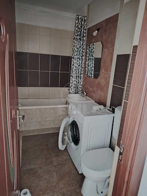 Apartament de o camera, zona Florilor, Floresti - imagine 9