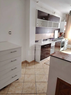 Apartament de o camera, zona Florilor, Floresti - imagine 2