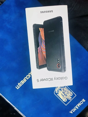Vând Samsung Cover Nou