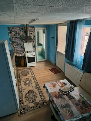 Închiriez apartament 