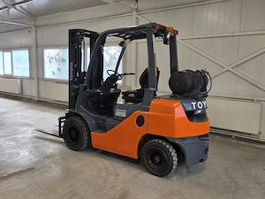 Stivuitor Gaz Toyota 2.5 Tone Triplex  An 2018  586 ore  Garantie si Service incluse motostivuitor - imagine 8