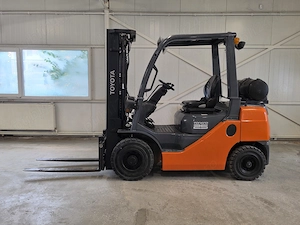 Stivuitor Gaz Toyota 2.5 Tone Triplex  An 2018  586 ore  Garantie si Service incluse motostivuitor - imagine 7