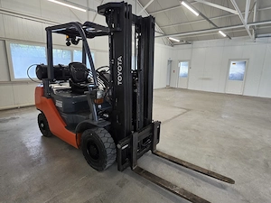 Stivuitor Gaz Toyota 2.5 Tone Triplex  An 2018  586 ore  Garantie si Service incluse motostivuitor - imagine 13