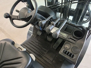 Stivuitor Diesel Toyota 2.5 Tone Triplex An 2018 2.759 ore Garantie si Service incluse motostivuitor - imagine 14
