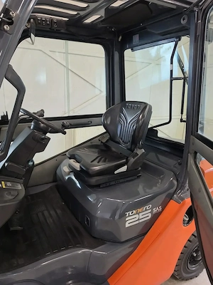 Stivuitor Diesel Toyota 2.5 Tone Triplex An 2018 2.759 ore Garantie si Service incluse motostivuitor - imagine 10