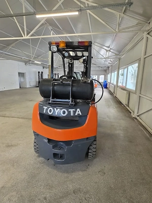 Stivuitor Gaz Toyota 2.5 Tone Triplex  An 2018  586 ore  Garantie si Service incluse motostivuitor - imagine 10
