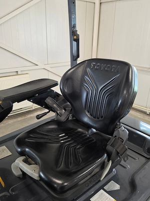 Electrostivuitor Toyota 2.0T  Triplex 2018 Ore 7024 Garantie si Service incluse motostivuitor - imagine 13