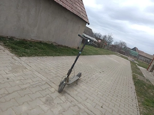 Vand trotineta electrica Xiaomi kmh 25 sau schimb cu bicicleta.