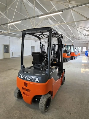 Electrostivuitor Toyota 2.0T  Triplex 2018 Ore 7024 Garantie si Service incluse motostivuitor - imagine 8
