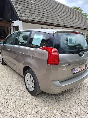 Peugeot 5008 - imagine 2