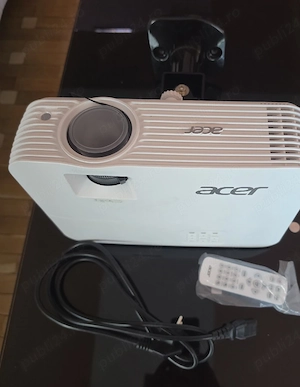 vand videopriector Acer 1080P