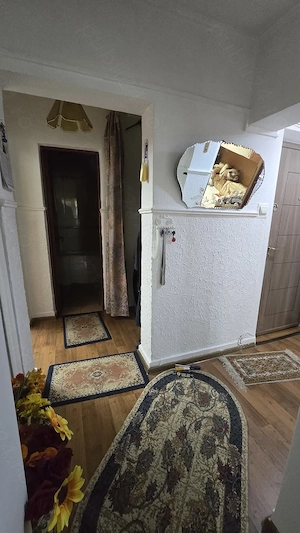 Vand apartament 3 camere si spatiu comercial