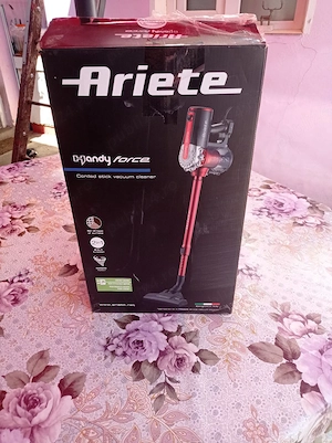 Vand aspirator cu cablu portabil marca Ariete 600 w - imagine 2