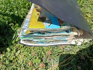 Album plin cu cărți poștale 