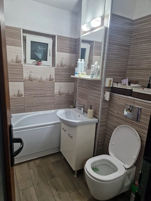 Apartament Superb 4 Camere 2 Băi 2 Balcoane Decomandat Zona Baba Dochia  - imagine 11