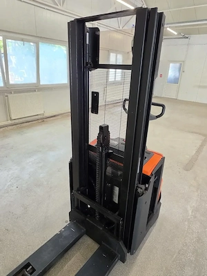 Transpalete electrice Toyota 2Tone catarg Triplex Redresor + Garantie + Service incluse transpalete - imagine 11