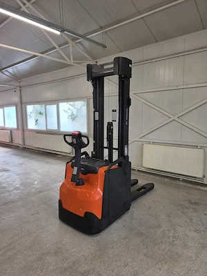 Transpalete electrice Toyota 2Tone catarg Triplex Redresor + Garantie + Service incluse transpalete - imagine 8