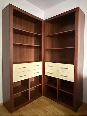 2 corpuri biblioteca 