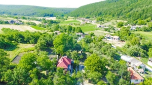 Casa cu teren de vanzare in comuna Vultureni, judetul Cluj - imagine 2