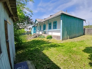  Se vinde casă bătrâneas