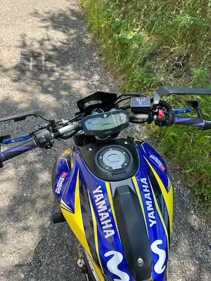 Yamaha MT-07 Valentino Rossi Special Edition A2 (Acte) - imagine 5
