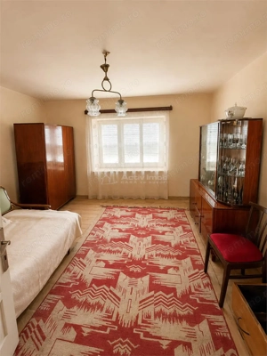Casa generoasa de vanzare la tara - imagine 8