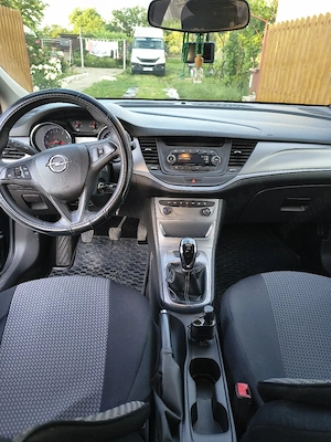 Vînd Opel astra 1.4 benzina 100 cp 2019  - imagine 4