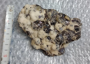 Sfarelit sau blenda de zinc cu calcit sau cuart 10 cm.