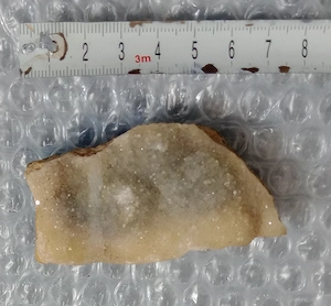 Felie de geoda sau agata cu cuart drusic 8 cm.