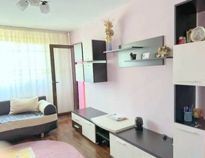 De vanzare apartament cu 3 camere, micro 38, et. 3, 63.000 euro - imagine 2