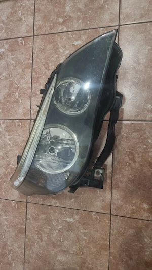 Far dreapta bma e60 
