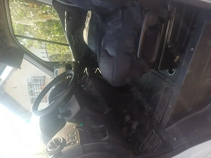 Vând  Renault master  cub cu lift hidraulic. 
