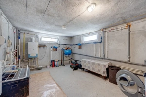 Afumați – Trandafirului, casă cărămidă 6 camere, teren 750 mp, 2 garaje - imagine 20