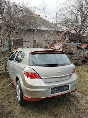 Bara spate Opel Astra H hatchback - imagine 2
